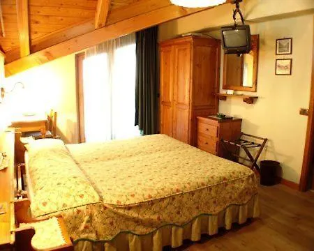 Posta Szálloda Issime