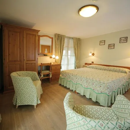 Posta Szálloda Issime